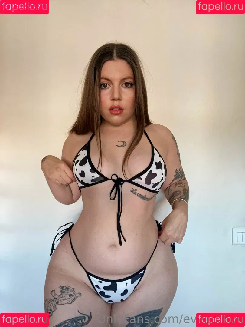 evvilmoon / evyn.moon Onlyfans Photo Gallery 