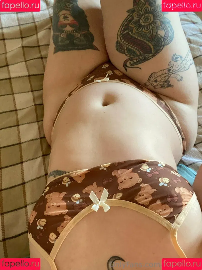 evvilmoon / evyn.moon Onlyfans Photo Gallery 