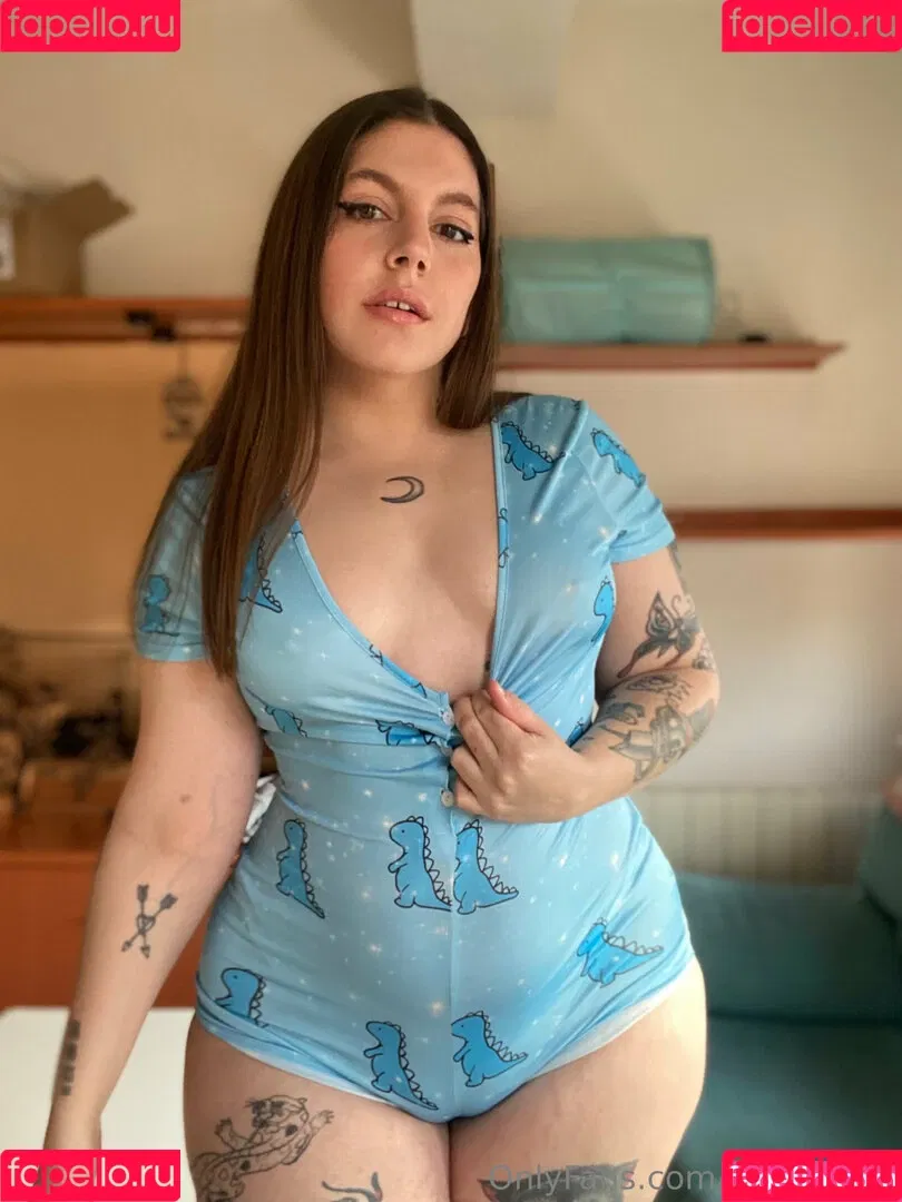 evvilmoon / evyn.moon Onlyfans Photo Gallery 