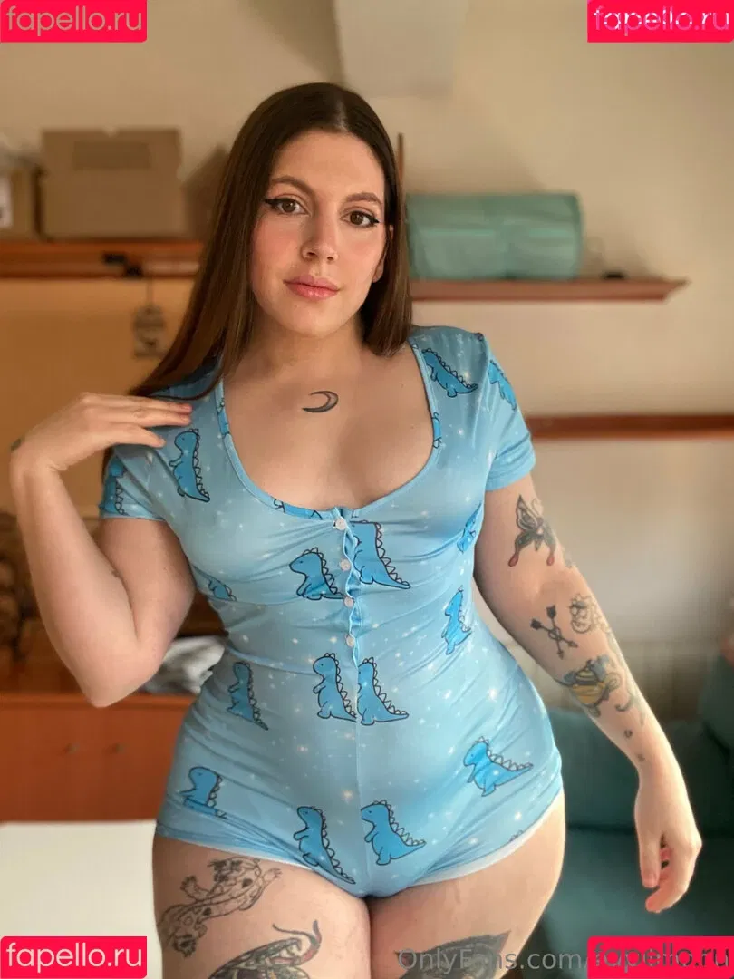 evvilmoon / evyn.moon Onlyfans Photo Gallery 
