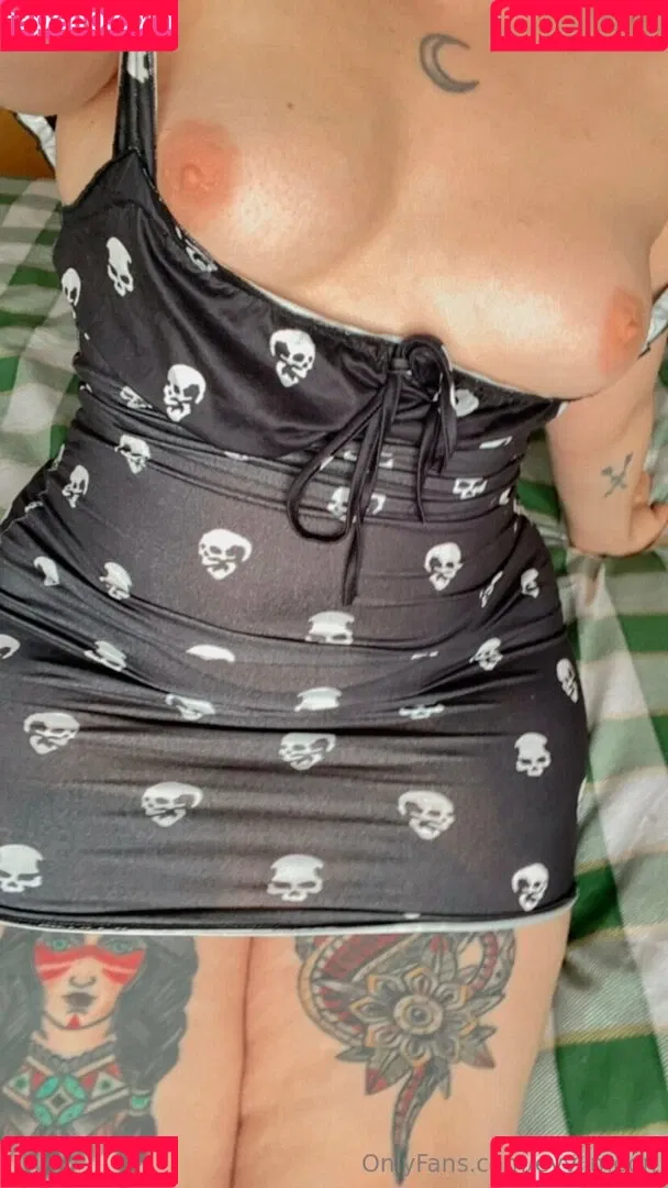 evvilmoon / evyn.moon Onlyfans Photo Gallery 