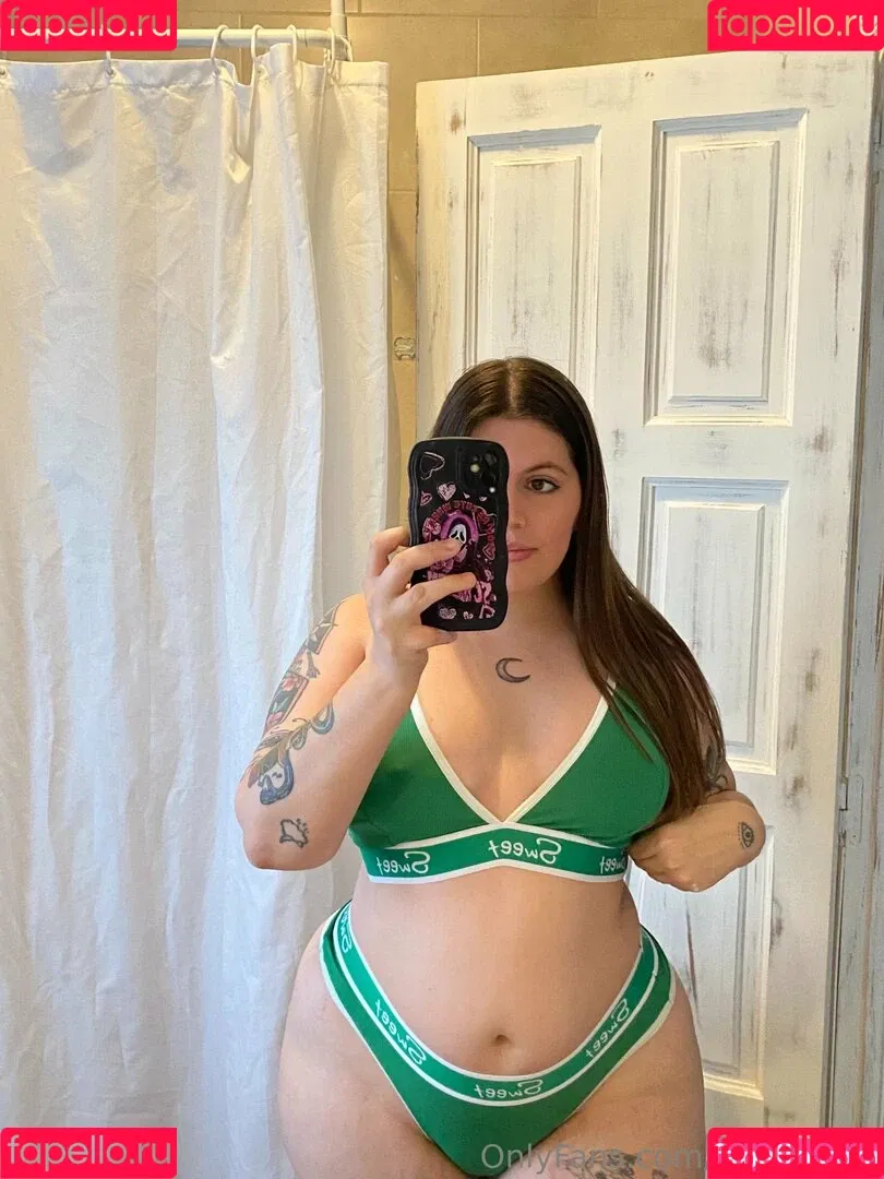 evvilmoon / evyn.moon Onlyfans Photo Gallery 