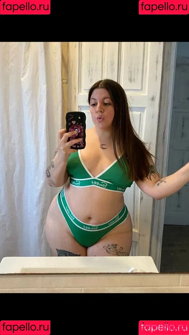 evvilmoon / evyn.moon Onlyfans Photo Gallery 