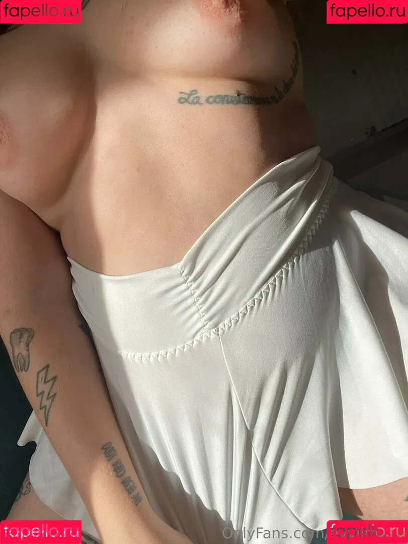 evvilmoon / evyn.moon Onlyfans Photo Gallery 