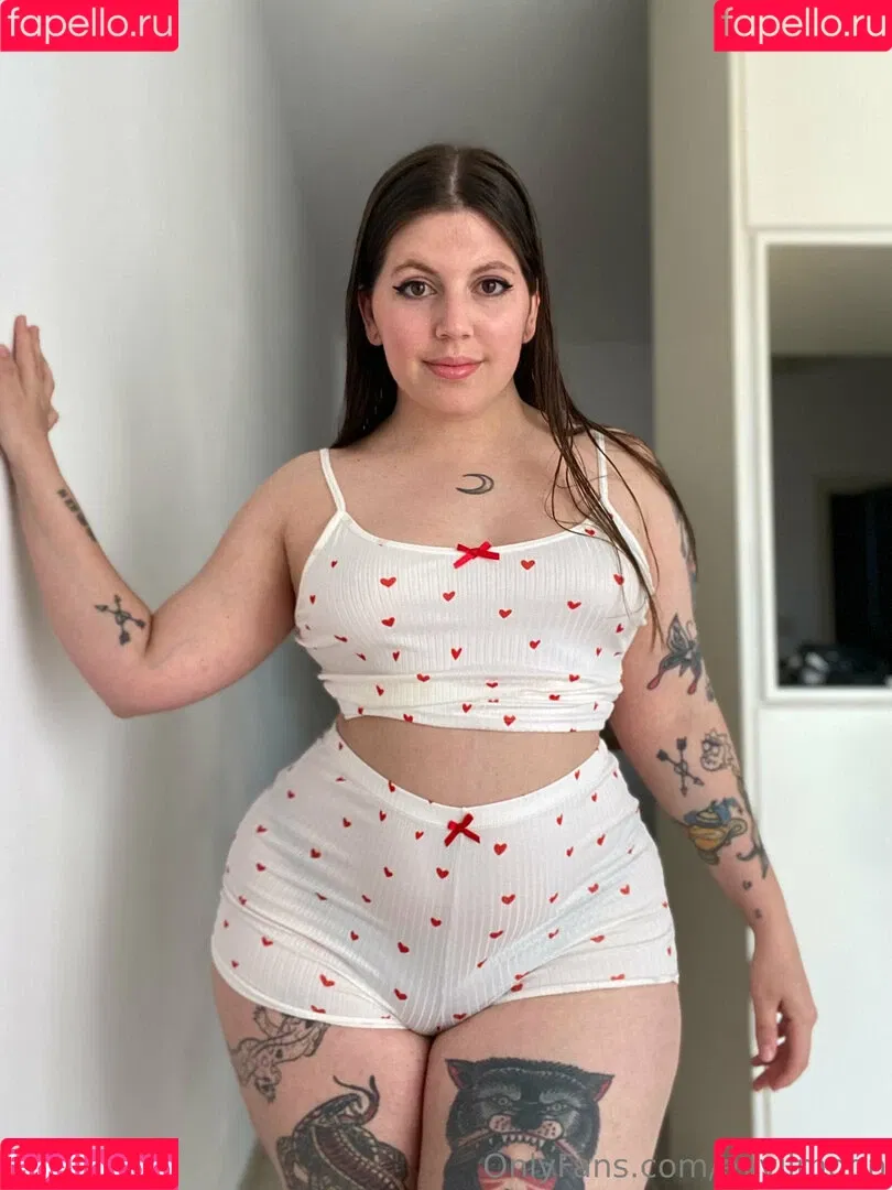 evvilmoon / evyn.moon Onlyfans Photo Gallery 