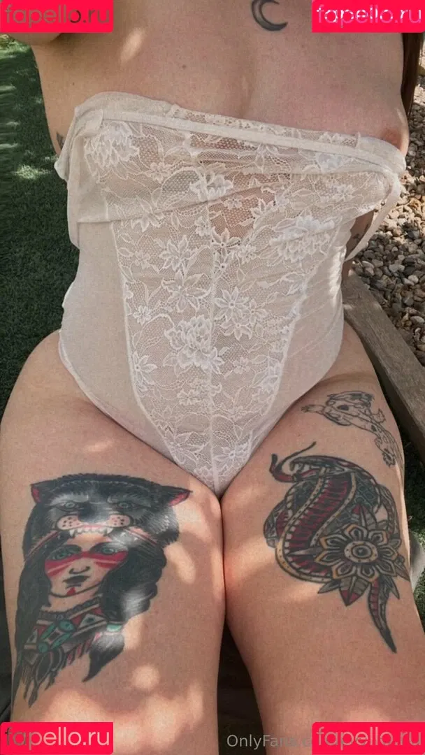 evvilmoon / evyn.moon Onlyfans Photo Gallery 