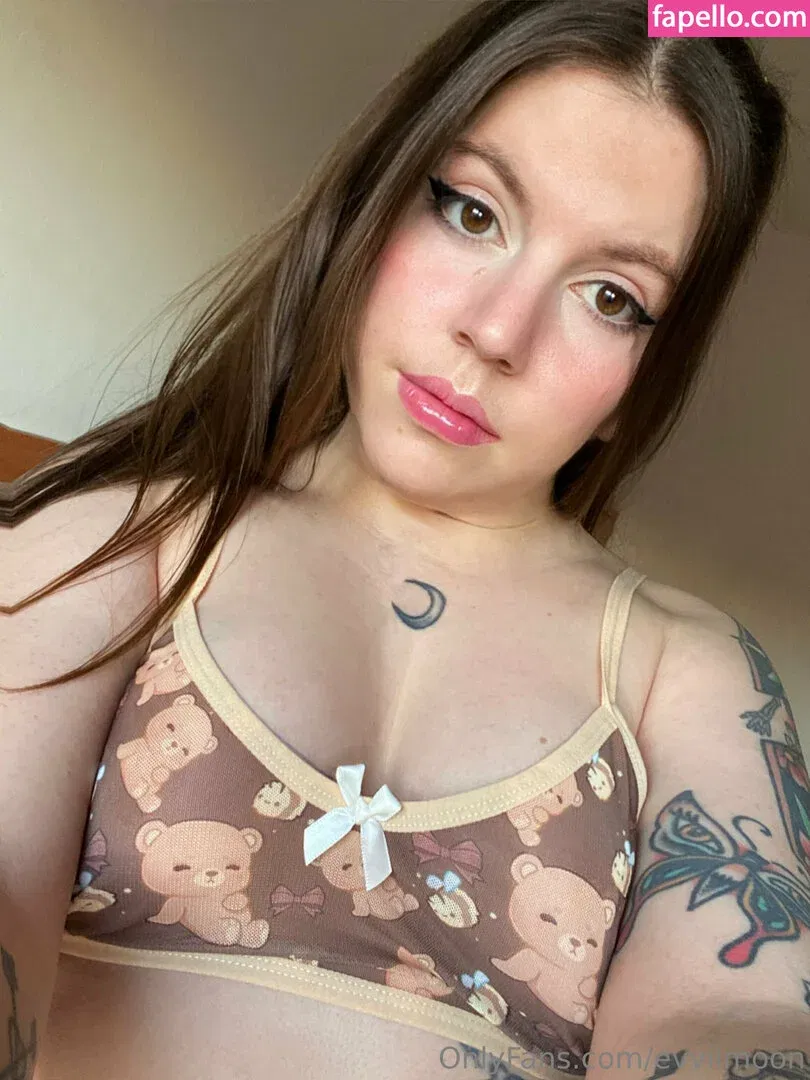 evvilmoon / evyn.moon Onlyfans Photo Gallery 
