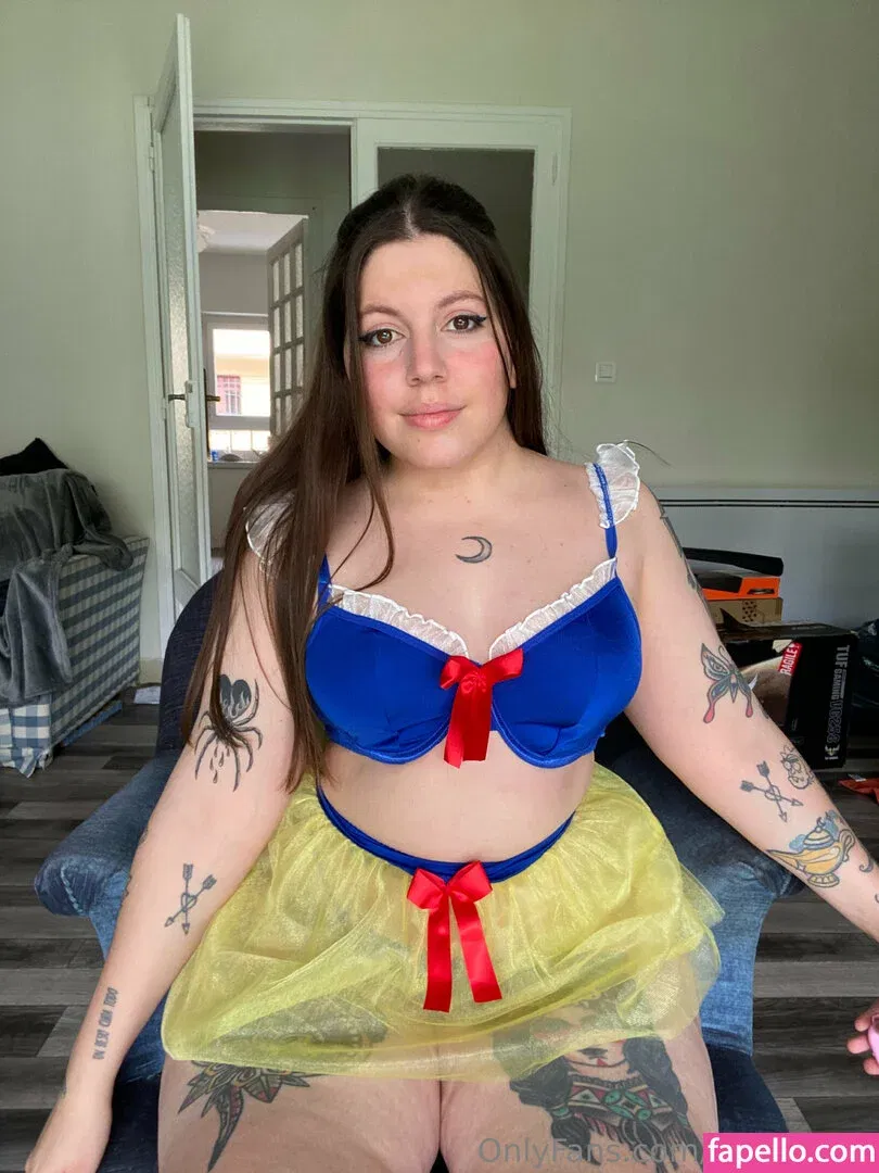 evvilmoon / evyn.moon Onlyfans Photo Gallery 