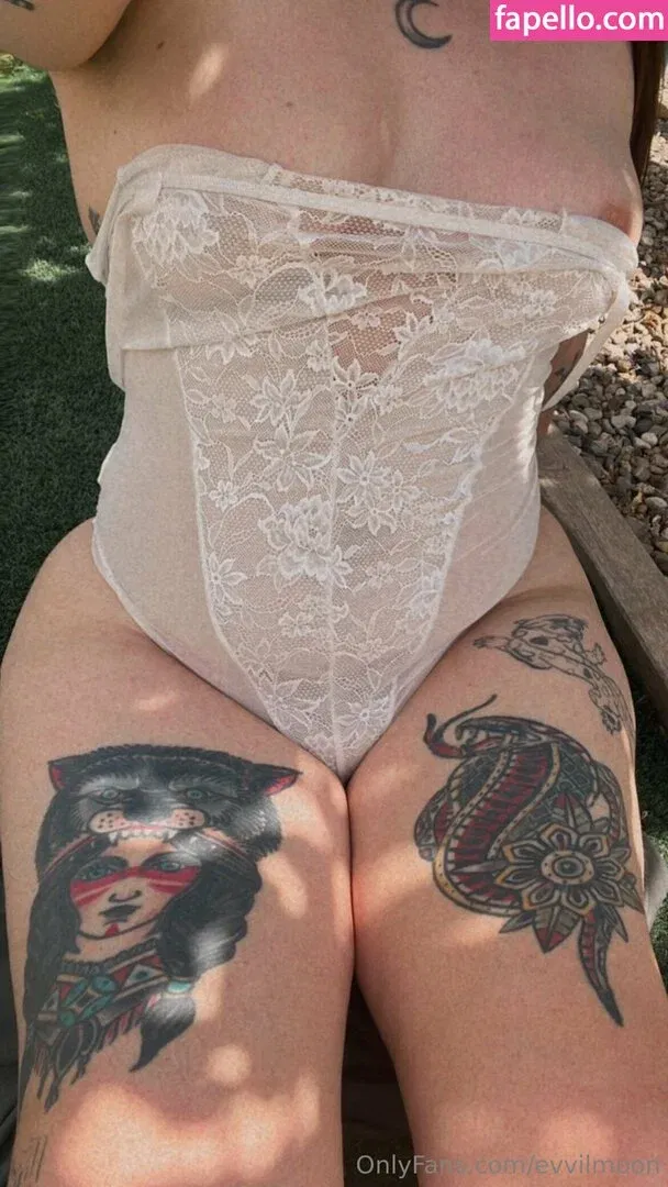 evvilmoon / evyn.moon Onlyfans Photo Gallery 
