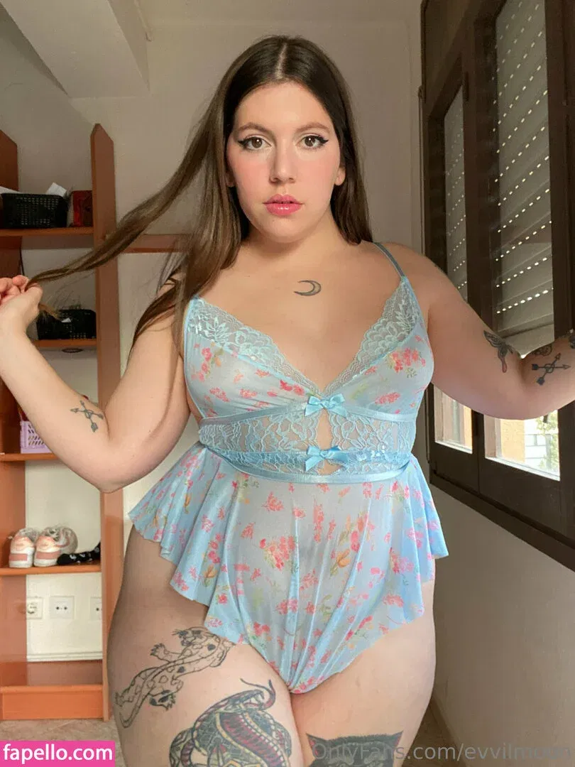 evvilmoon / evyn.moon Onlyfans Photo Gallery 