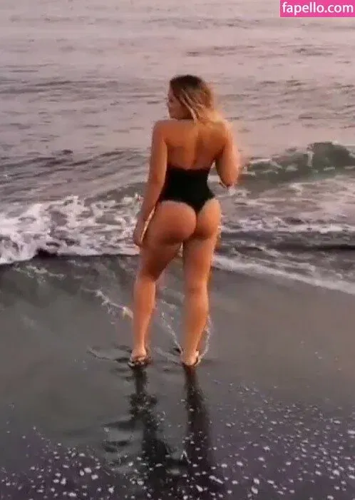 carmenelectra / carmenh_z Onlyfans Photo Gallery 