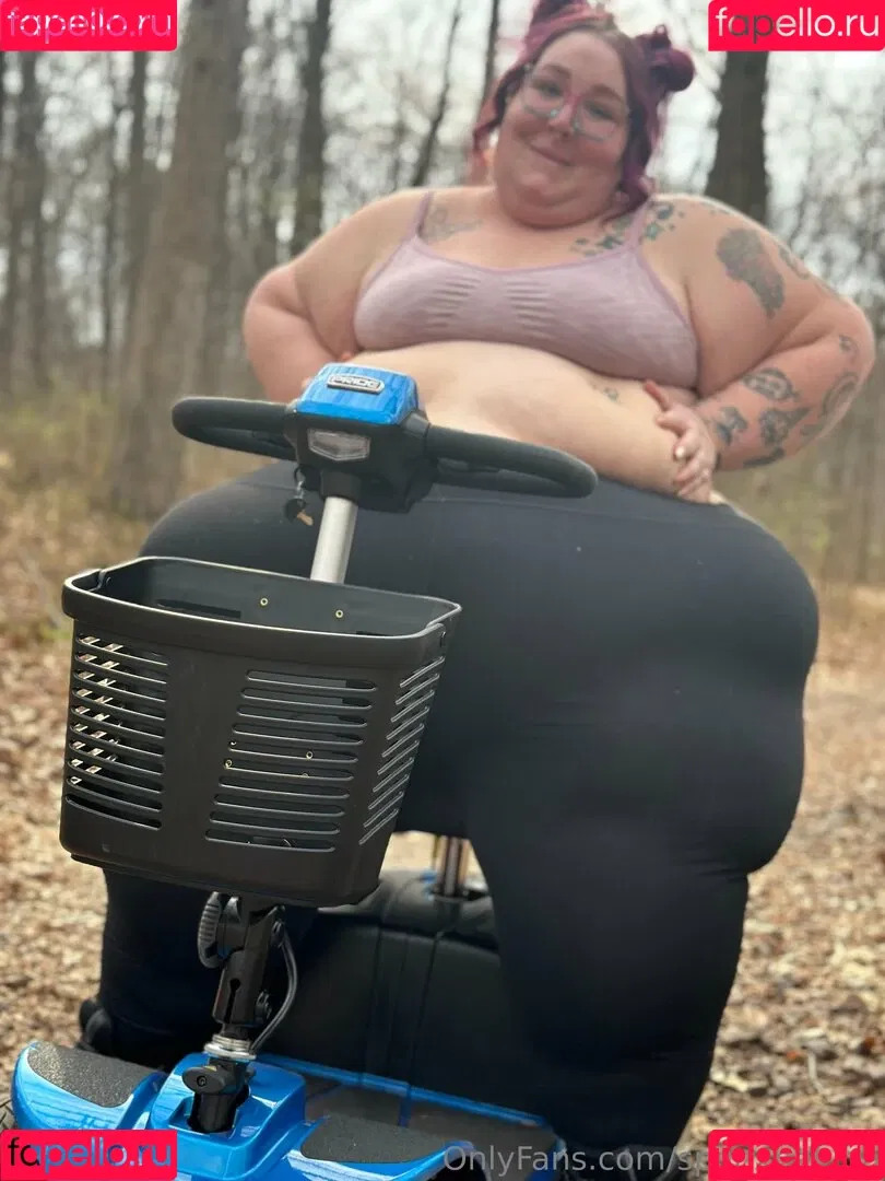 spanxbeluga / spanxbeluga2.1 Onlyfans Photo Gallery 