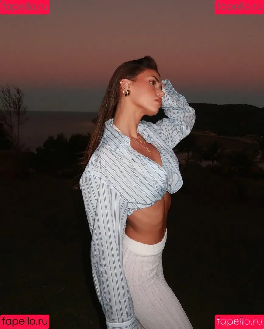 Leah Halton / leahhalton_ Onlyfans Photo Gallery 