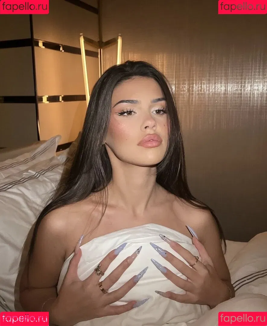 Leah Halton / leahhalton_ Onlyfans Photo Gallery 