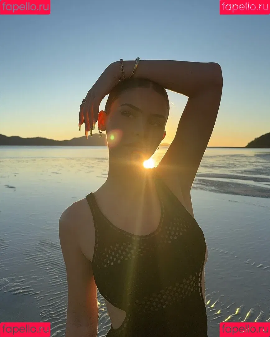 Leah Halton / leahhalton_ Onlyfans Photo Gallery 