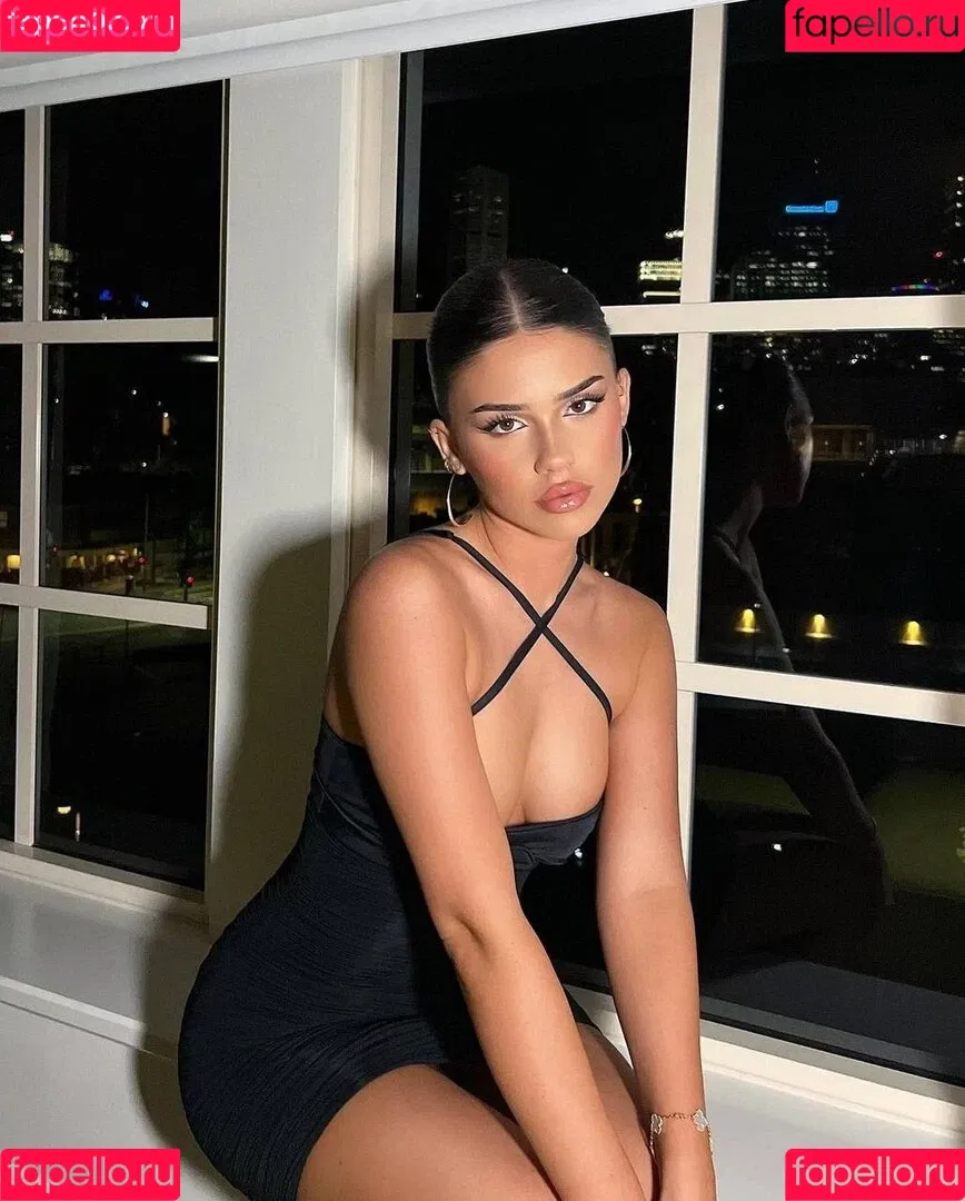 Leah Halton / leahhalton_ Onlyfans Photo Gallery 