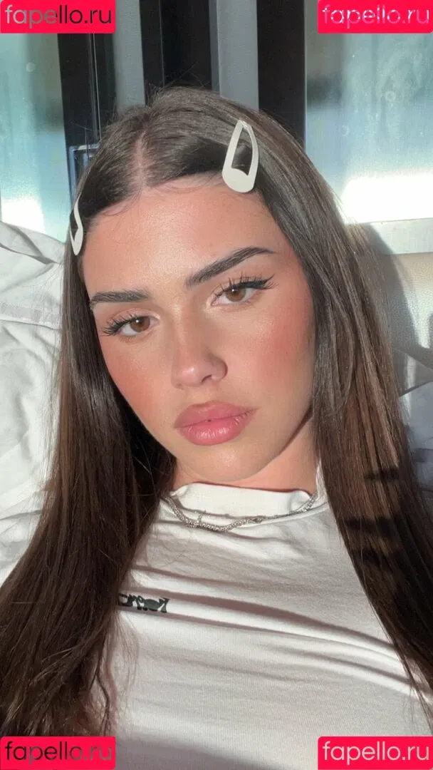 Leah Halton / leahhalton_ Onlyfans Photo Gallery 