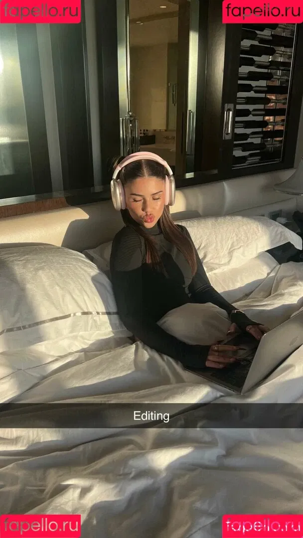 Leah Halton / leahhalton_ Onlyfans Photo Gallery 