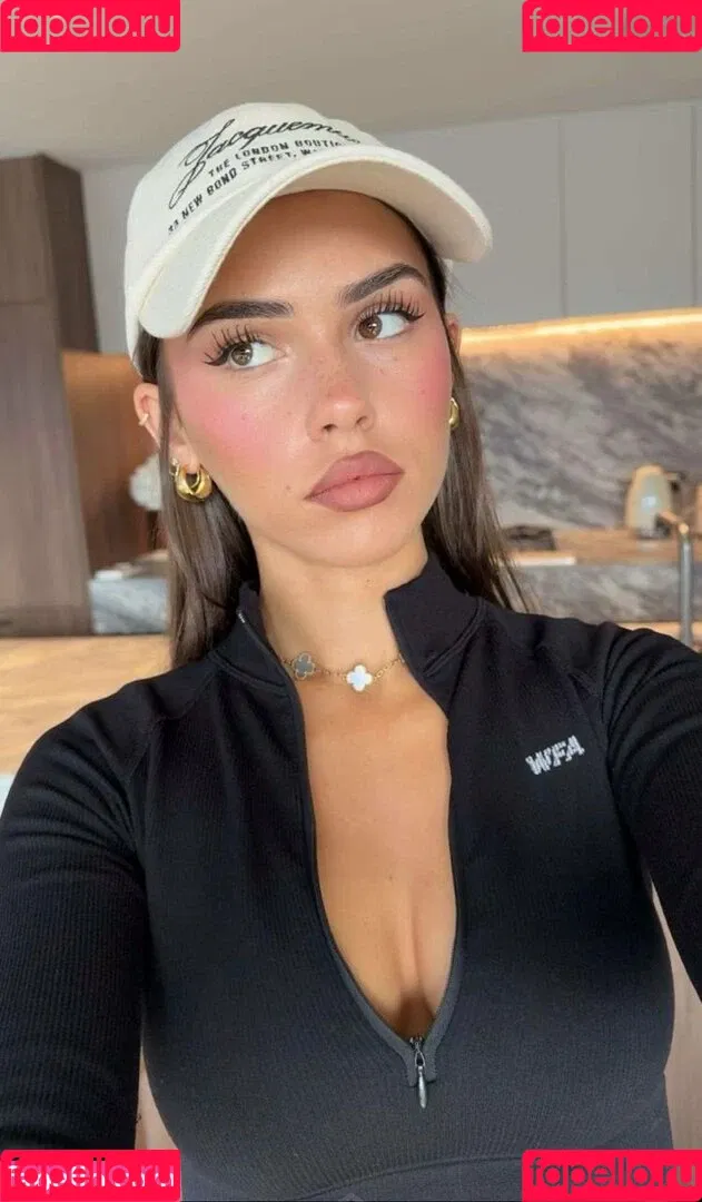 Leah Halton / leahhalton_ Onlyfans Photo Gallery 