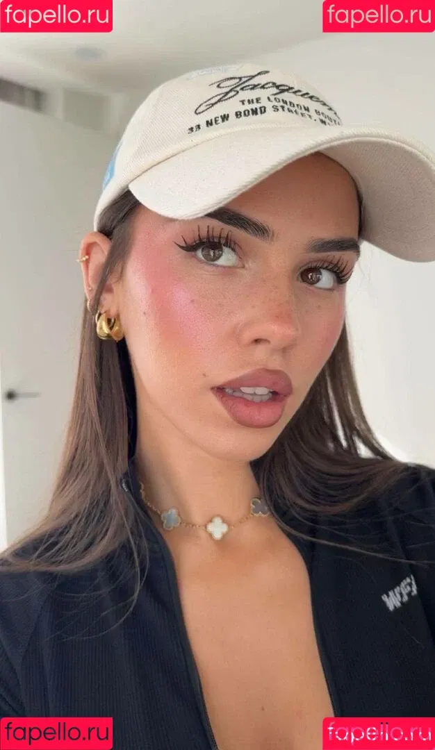 Leah Halton / leahhalton_ Onlyfans Photo Gallery 