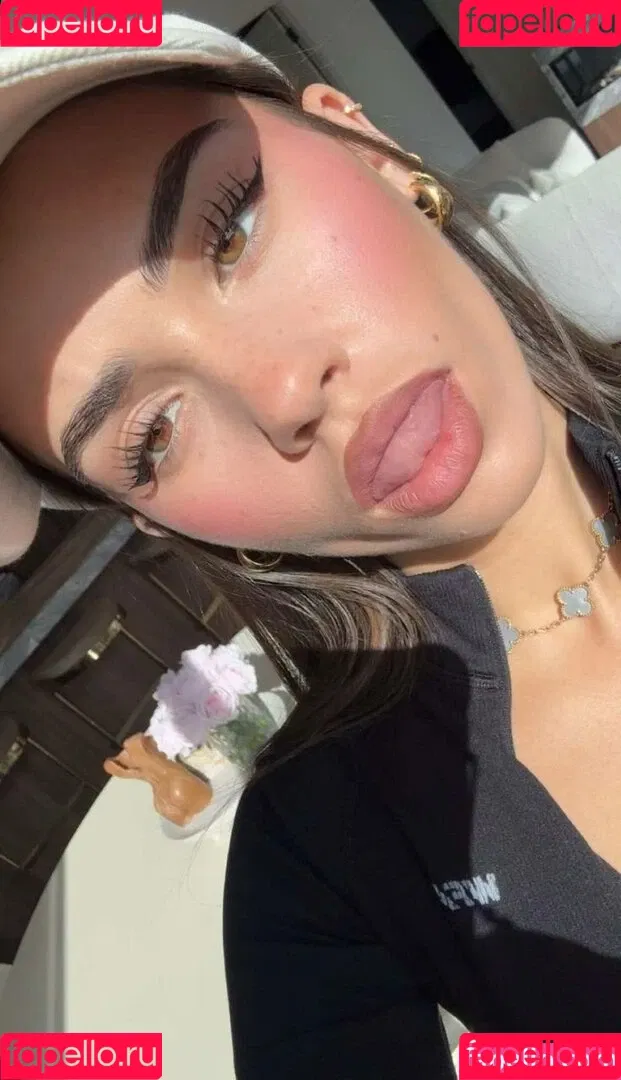 Leah Halton / leahhalton_ Onlyfans Photo Gallery 