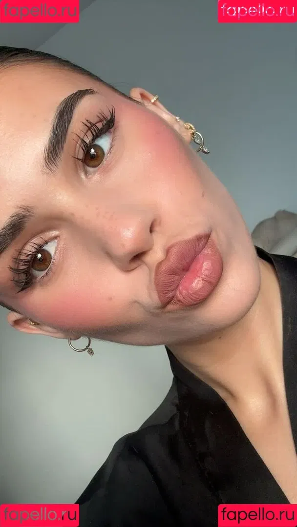 Leah Halton / leahhalton_ Onlyfans Photo Gallery 