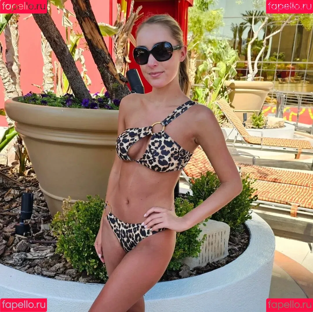 Dayna Knight / daynaknight702 Onlyfans Photo Gallery 