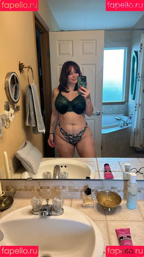 brittanyelizabethxoxo / thebrittanyxoxo Onlyfans Photo Gallery 
