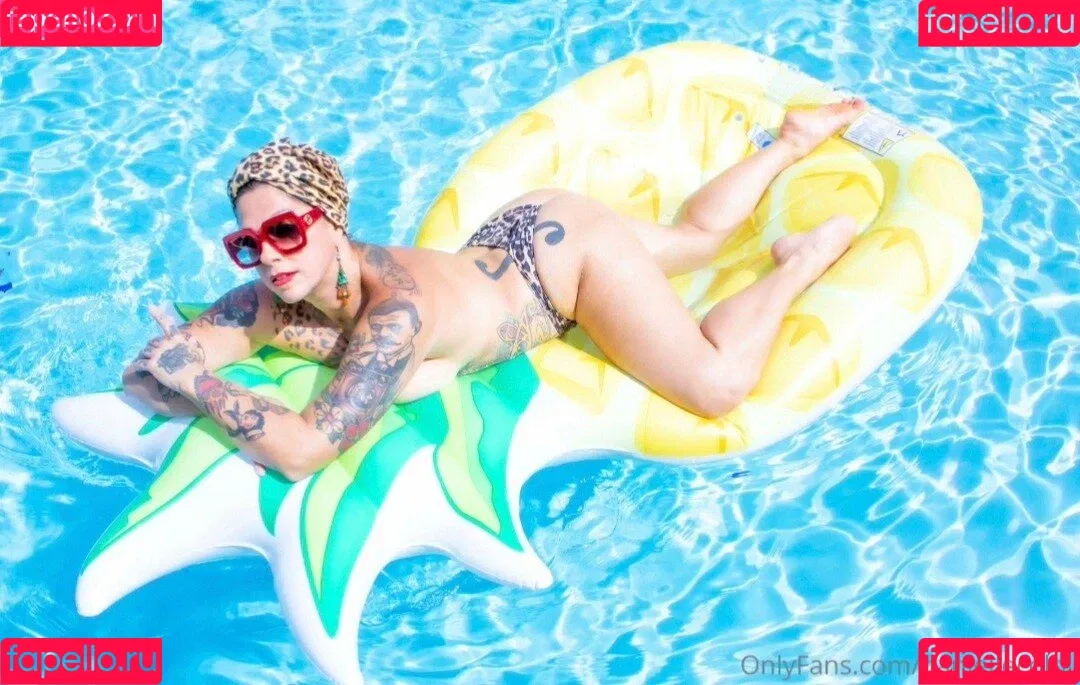 Danielle Colby / DanielleColby / daniellecolbyamericanpicker Onlyfans Photo Gallery 