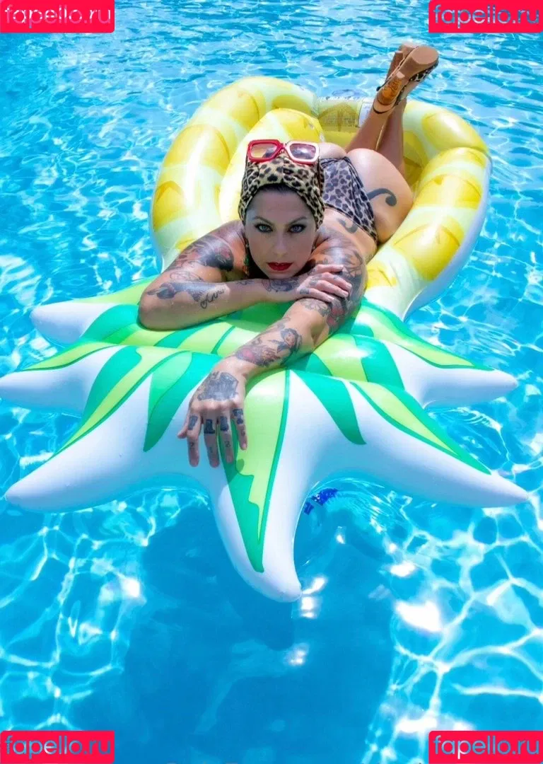 Danielle Colby / DanielleColby / daniellecolbyamericanpicker Onlyfans Photo Gallery 