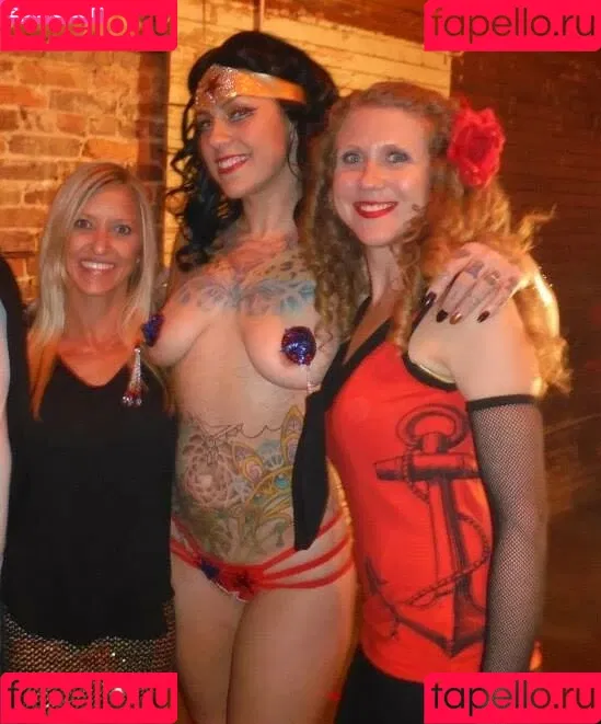 Danielle Colby / DanielleColby / daniellecolbyamericanpicker Onlyfans Photo Gallery 