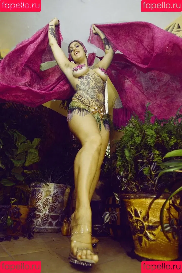 Danielle Colby / DanielleColby / daniellecolbyamericanpicker Onlyfans Photo Gallery 