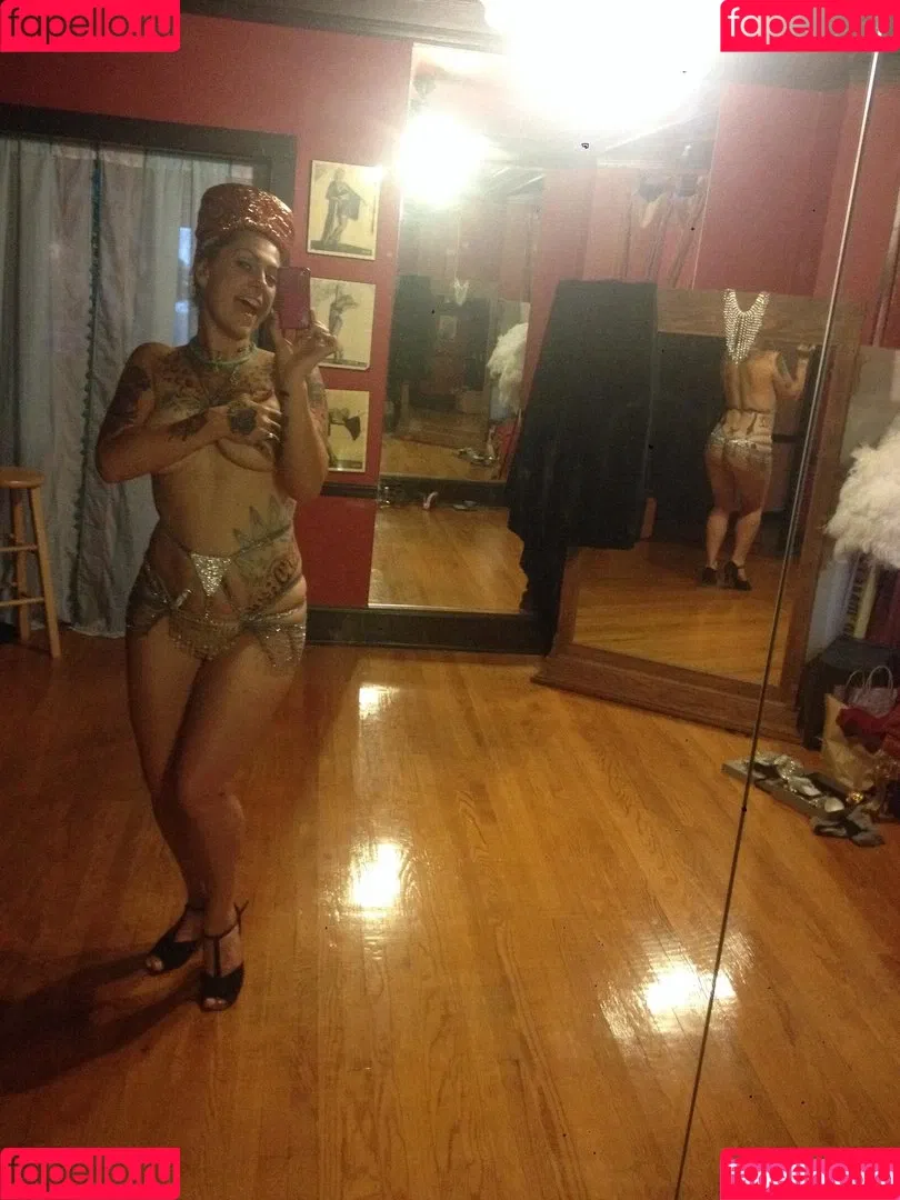 Danielle Colby / DanielleColby / daniellecolbyamericanpicker Onlyfans Photo Gallery 