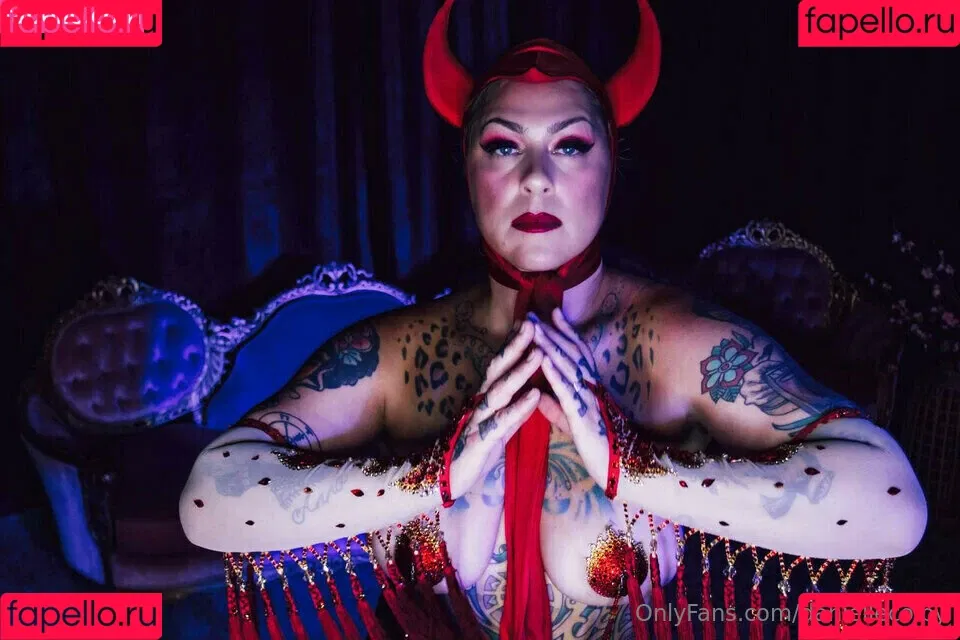 Danielle Colby / DanielleColby / daniellecolbyamericanpicker Onlyfans Photo Gallery 