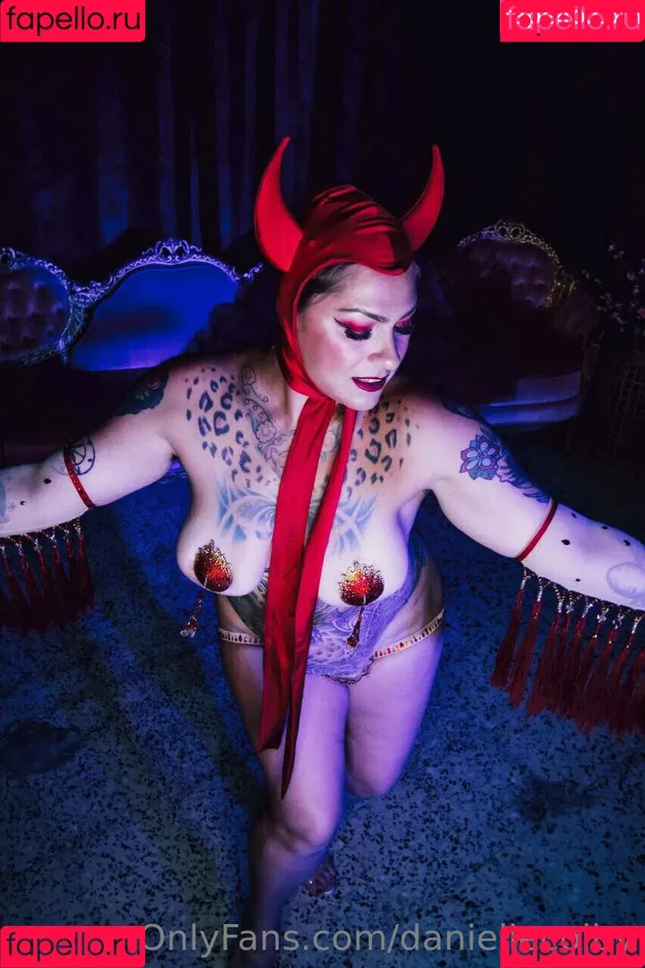 Danielle Colby / DanielleColby / daniellecolbyamericanpicker Onlyfans Photo Gallery 