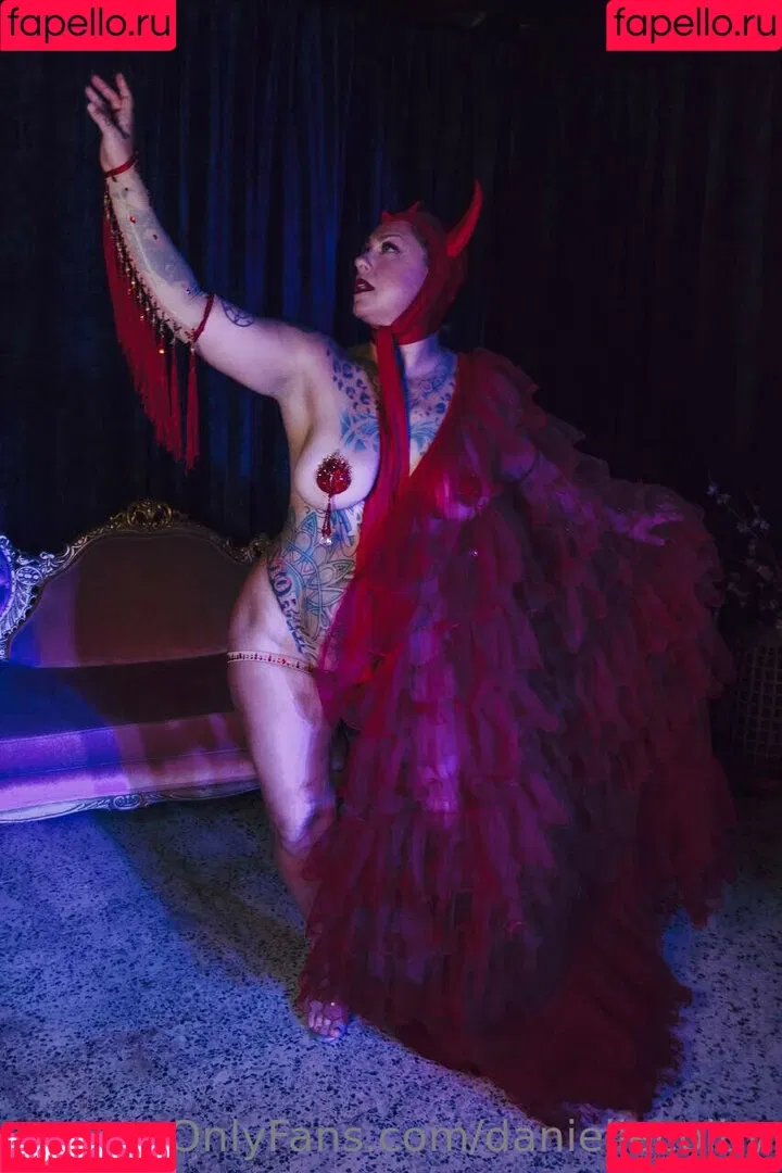 Danielle Colby / DanielleColby / daniellecolbyamericanpicker Onlyfans Photo Gallery 