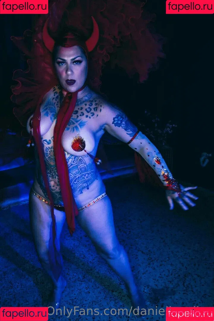 Danielle Colby / DanielleColby / daniellecolbyamericanpicker Onlyfans Photo Gallery 