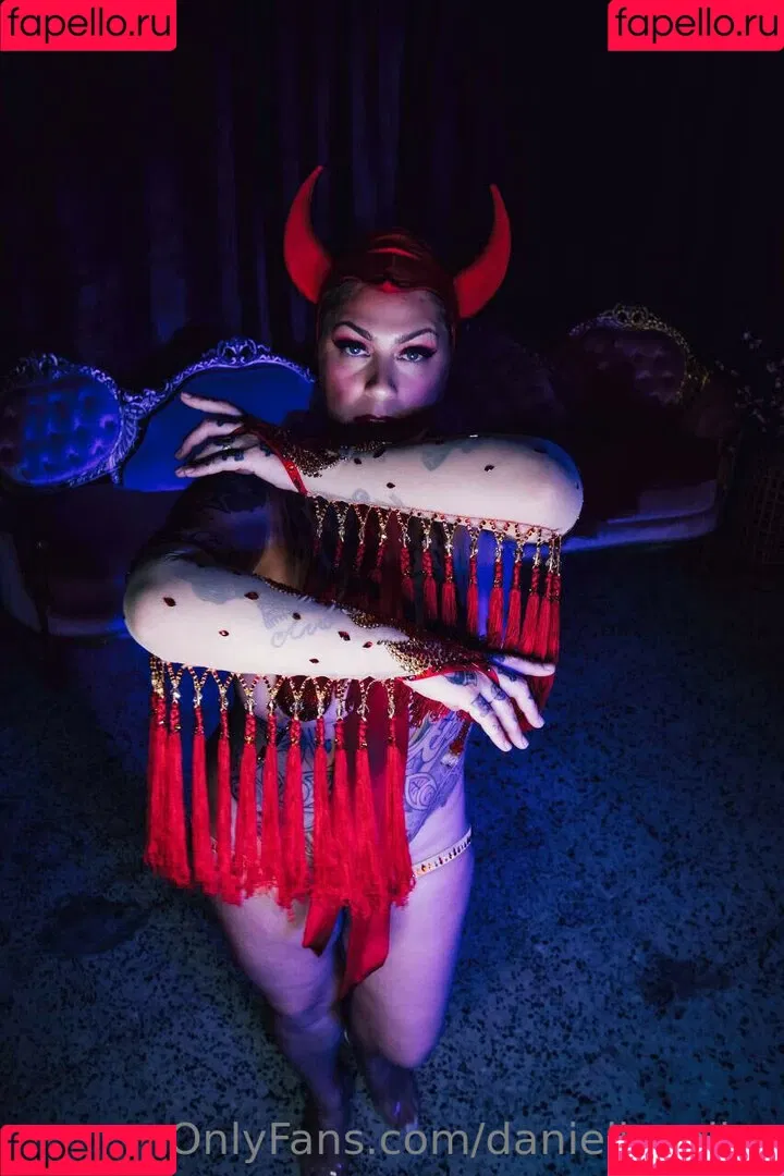 Danielle Colby / DanielleColby / daniellecolbyamericanpicker Onlyfans Photo Gallery 