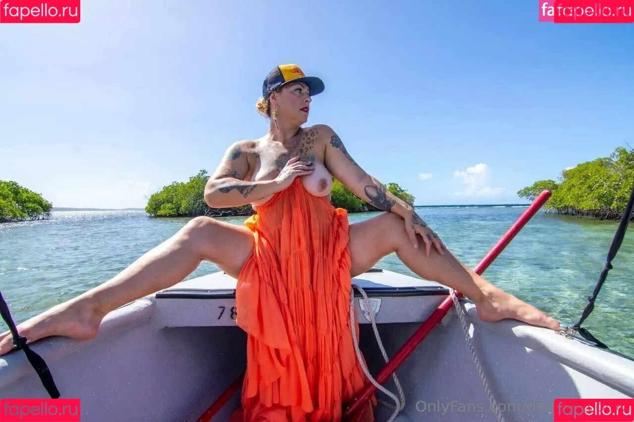 Danielle Colby / DanielleColby / daniellecolbyamericanpicker Onlyfans Photo Gallery 
