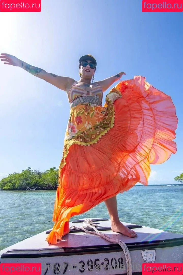 Danielle Colby / DanielleColby / daniellecolbyamericanpicker Onlyfans Photo Gallery 