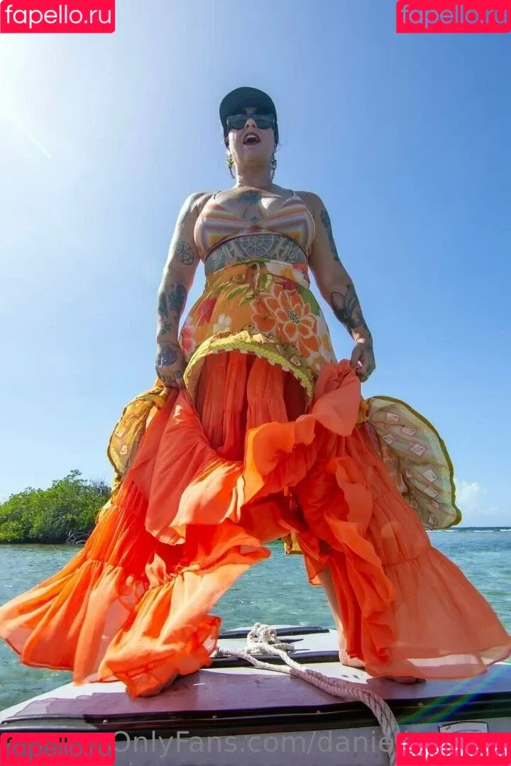 Danielle Colby / DanielleColby / daniellecolbyamericanpicker Onlyfans Photo Gallery 