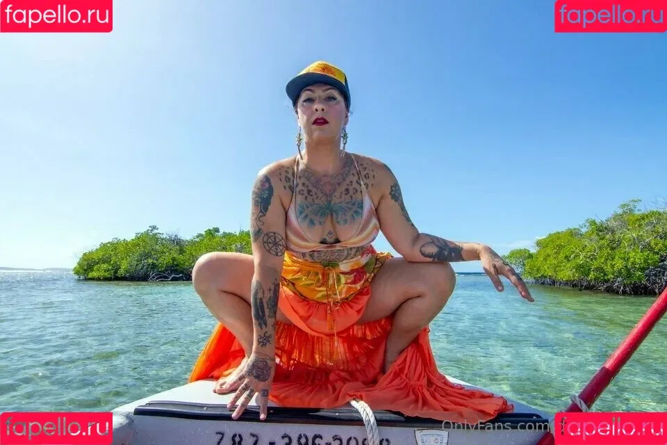 Danielle Colby / DanielleColby / daniellecolbyamericanpicker Onlyfans Photo Gallery 
