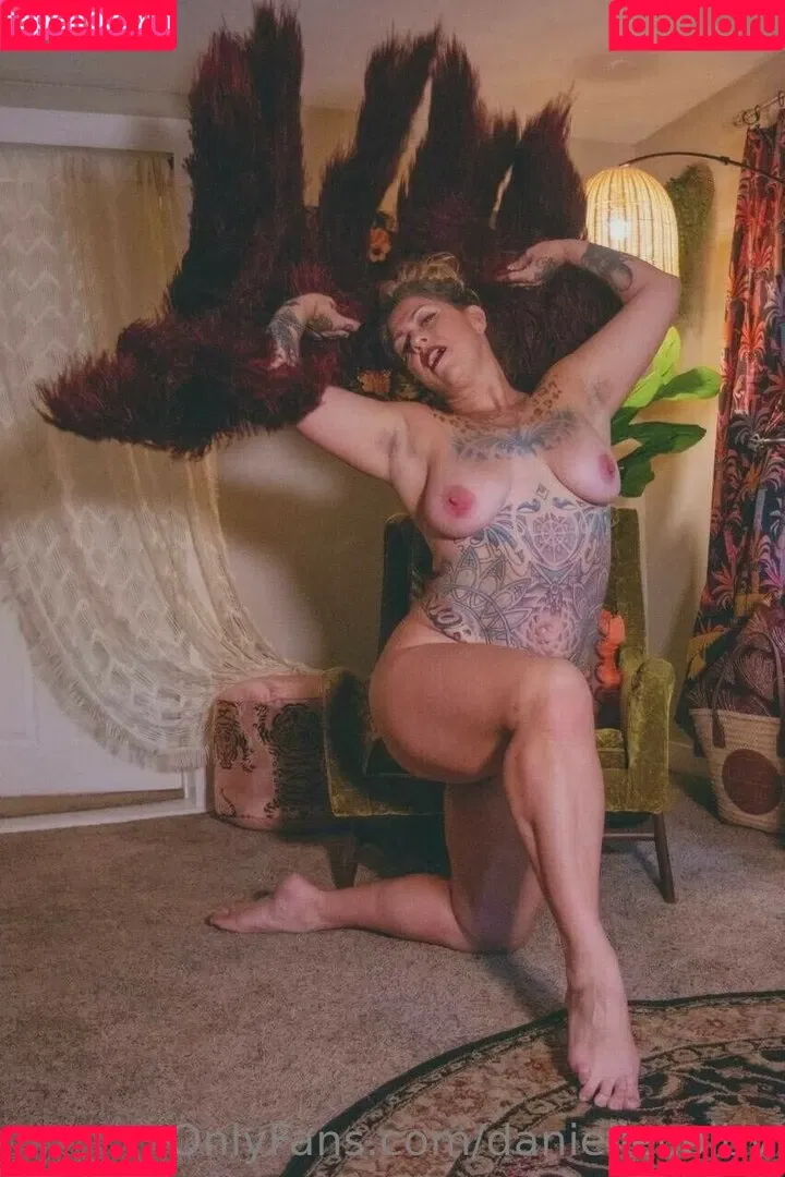 Danielle Colby / DanielleColby / daniellecolbyamericanpicker Onlyfans Photo Gallery 
