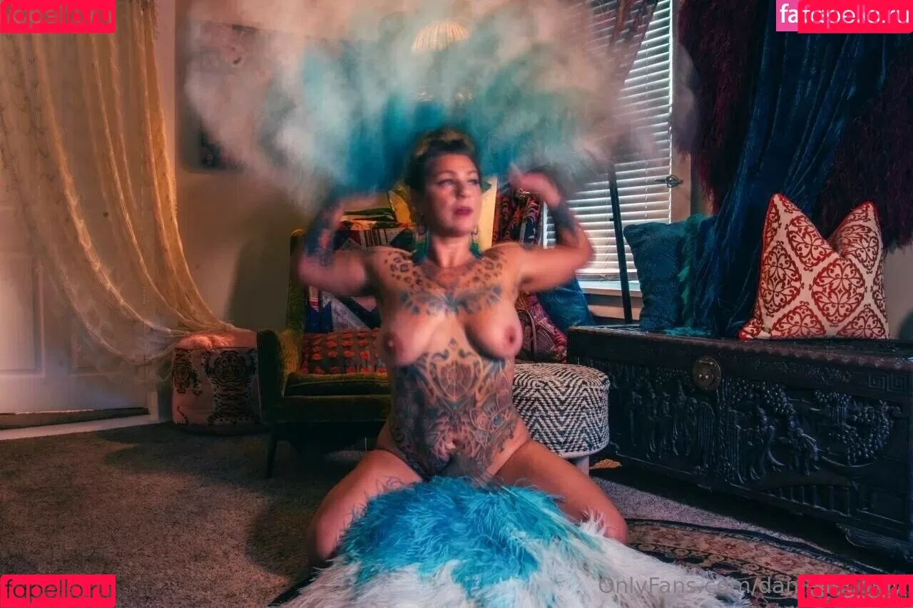 Danielle Colby / DanielleColby / daniellecolbyamericanpicker Onlyfans Photo Gallery 