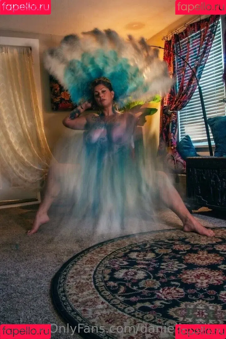 Danielle Colby / DanielleColby / daniellecolbyamericanpicker Onlyfans Photo Gallery 