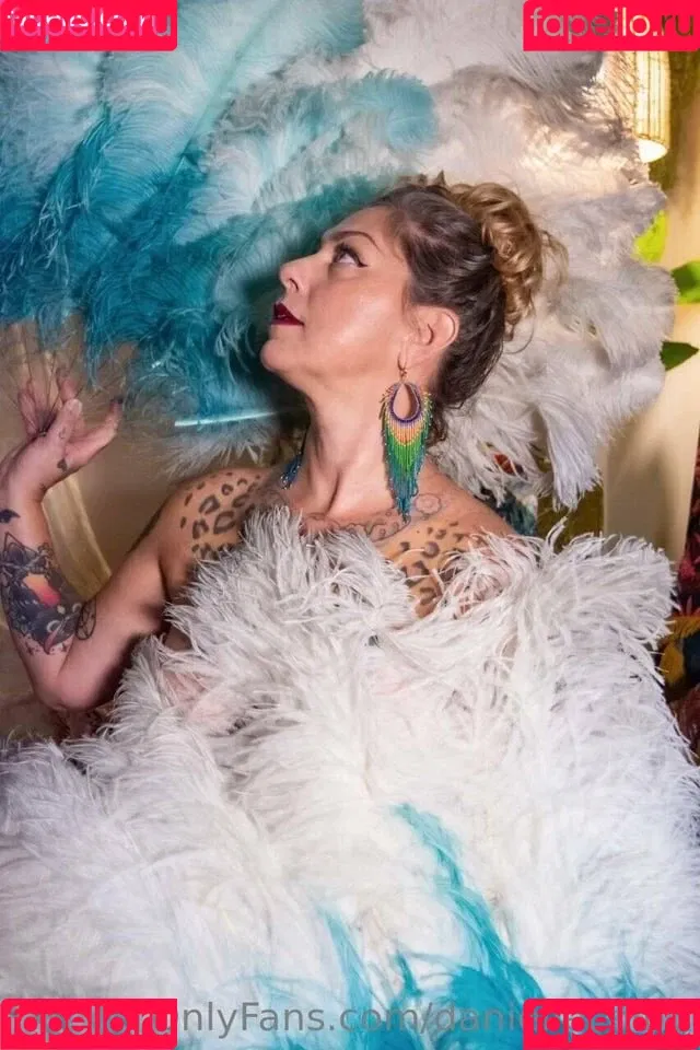 Danielle Colby / DanielleColby / daniellecolbyamericanpicker Onlyfans Photo Gallery 
