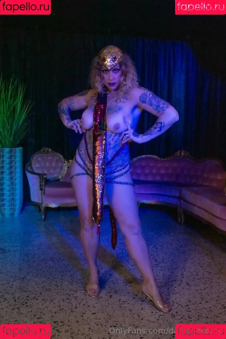 Danielle Colby / DanielleColby / daniellecolbyamericanpicker Onlyfans Photo Gallery 