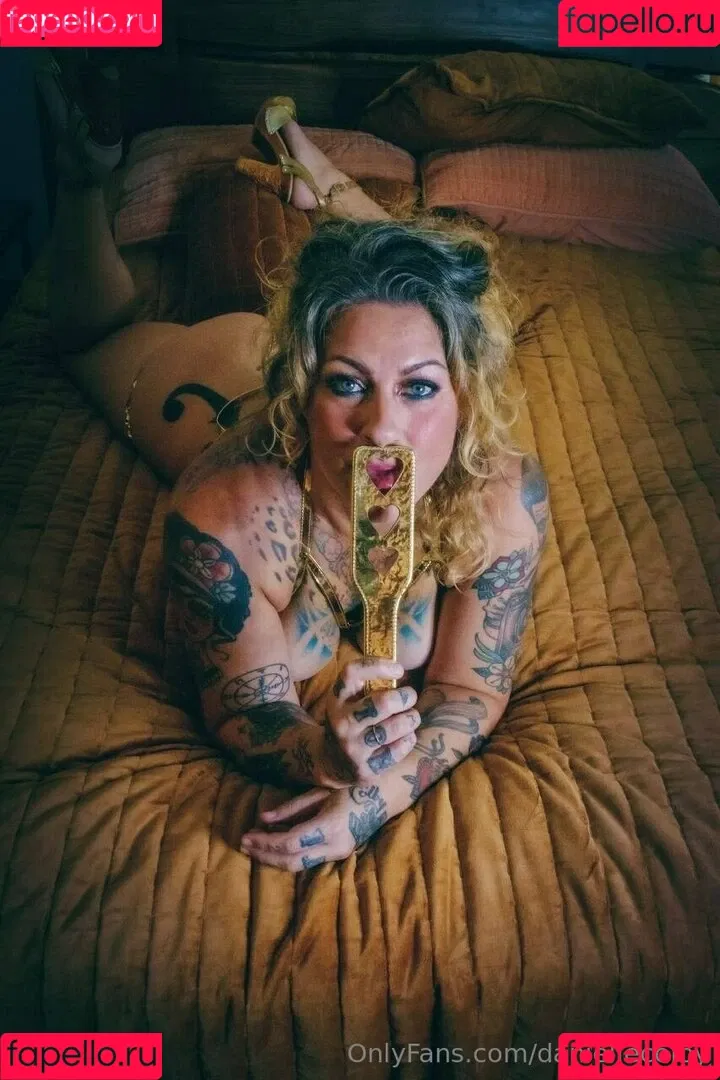 Danielle Colby / DanielleColby / daniellecolbyamericanpicker Onlyfans Photo Gallery 