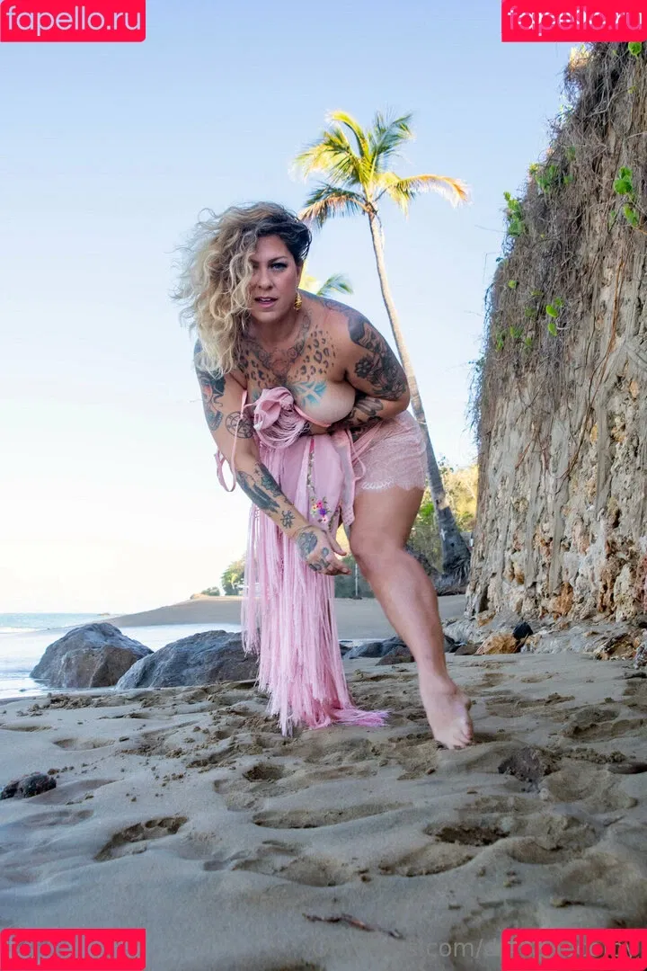 Danielle Colby / DanielleColby / daniellecolbyamericanpicker Onlyfans Photo Gallery 