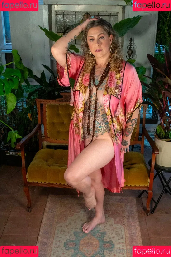 Danielle Colby / DanielleColby / daniellecolbyamericanpicker Onlyfans Photo Gallery 
